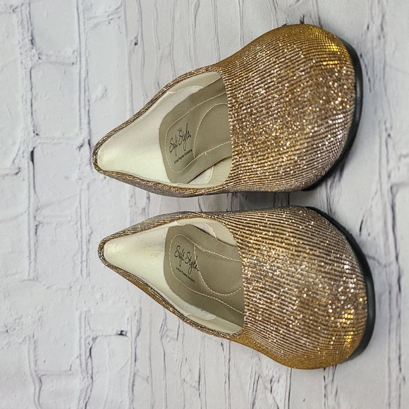Soft Style gold sparkly pumps, 7 - Picture 3 of 10